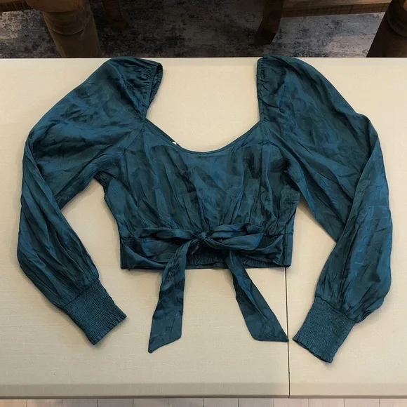 NWT Band of the Free ~ Small ~ Teal Floral Cropped Puff-Sleeve Wrap Blouse - Picture 5 of 14